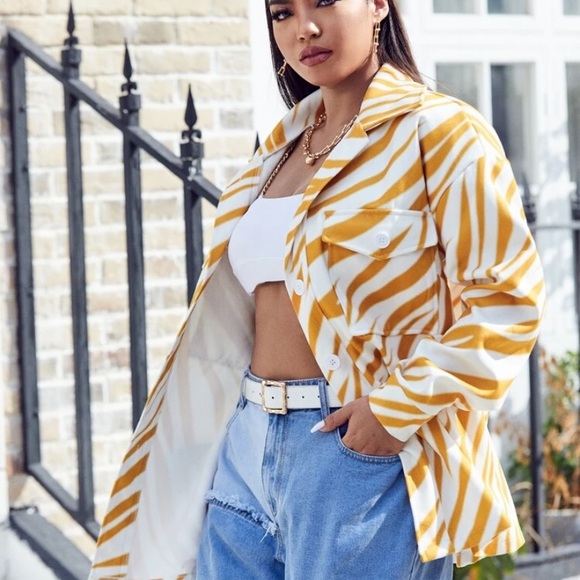 Animal Print Shacket - Picture 5 of 5